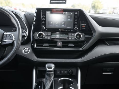 Used 2021 Toyota Highlander XSE image 30