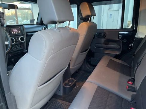 Used 2010 Jeep Wrangler Unlimited Sahara w/ Trailer Tow Group image 13