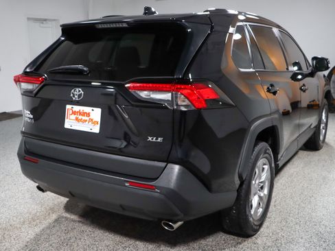 Used 2022 Toyota RAV4 XLE image 7