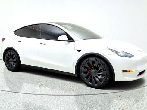 Used 2023 Tesla Model Y Performance AWD/4WD image 3
