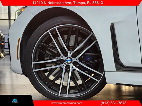 Used 2021 BMW 750i xDrive w/ Executive Package AWD/4WD image 6