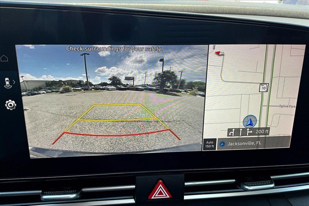 Used 2024 Hyundai Elantra Blue FWD image 13