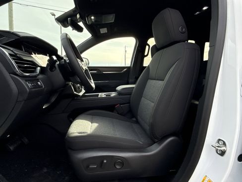 New 2026 GMC Acadia Elevation image 13