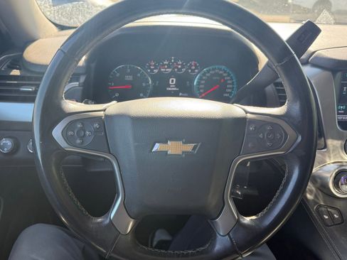 Used 2017 Chevrolet Suburban LT image 18