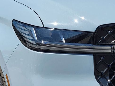 New 2026 Lincoln Navigator Reserve AWD/4WD image 16