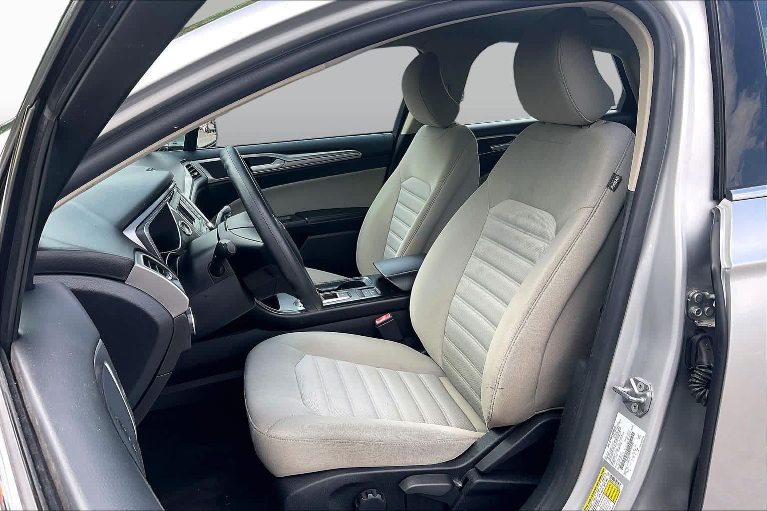 Used 2018 Ford Fusion S FWD image 8