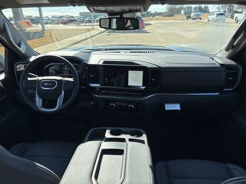 Used 2024 GMC Sierra 1500 SLT image 27