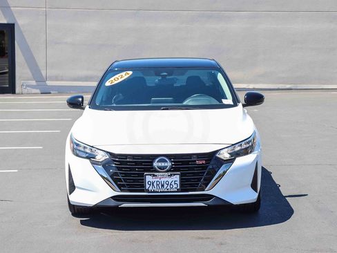 Used 2024 Nissan Sentra SR FWD image 2