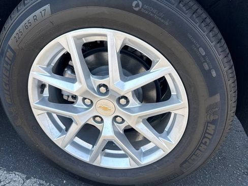 Certified 2024 Chevrolet Equinox LS w/ LS Convenience Package FWD image 29