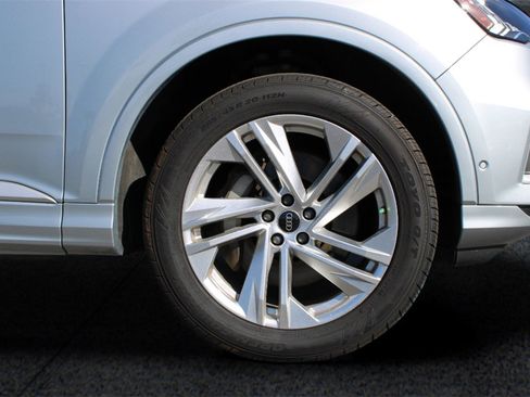 Used 2024 Audi Q7 3.0T Premium Plus image 9