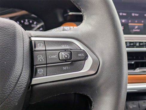 Certified 2024 Jeep Compass Limited image 28