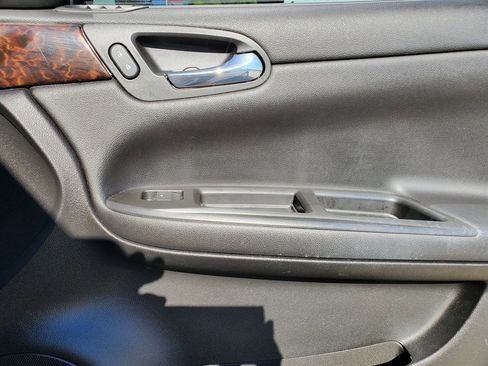 Used 2014 Chevrolet Impala LT image 33