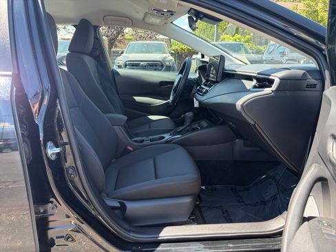 Used 2025 Toyota Corolla LE FWD image 29