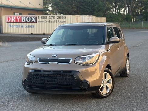 Used 2016 Kia Soul FWD image 1