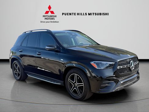 Used 2025 Mercedes-Benz GLE 450e 4MATIC image 3