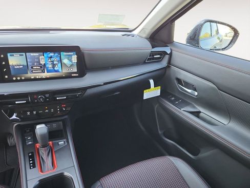 New 2026 Nissan Kicks SR w/ SR Premium Package AWD/4WD image 12