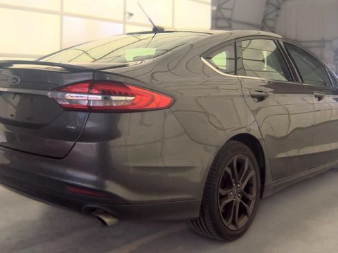Used 2018 Ford Fusion SE w/ Equipment Group 201A FWD image 6