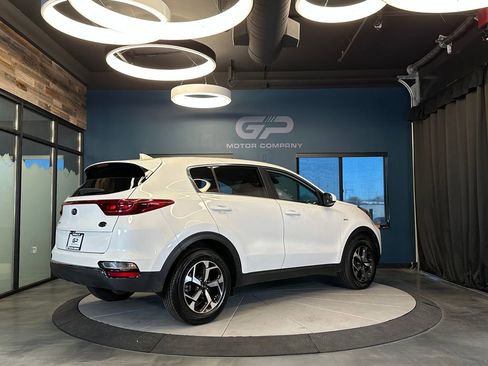 Used 2021 Kia Sportage LX AWD/4WD image 3