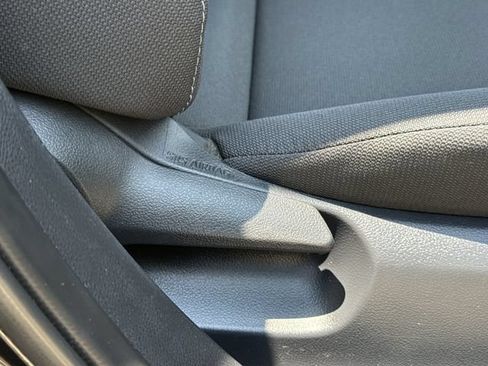 Used 2025 Toyota Corolla LE FWD image 30