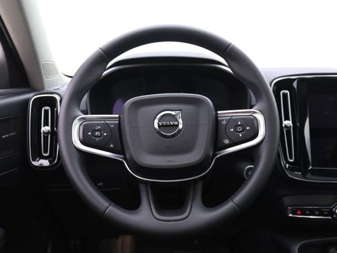 Certified 2024 Volvo XC40 B5 Plus w/ Protection Package Premier image 16