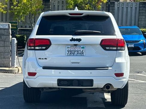 Used 2022 Jeep Grand Cherokee Laredo X AWD/4WD image 5