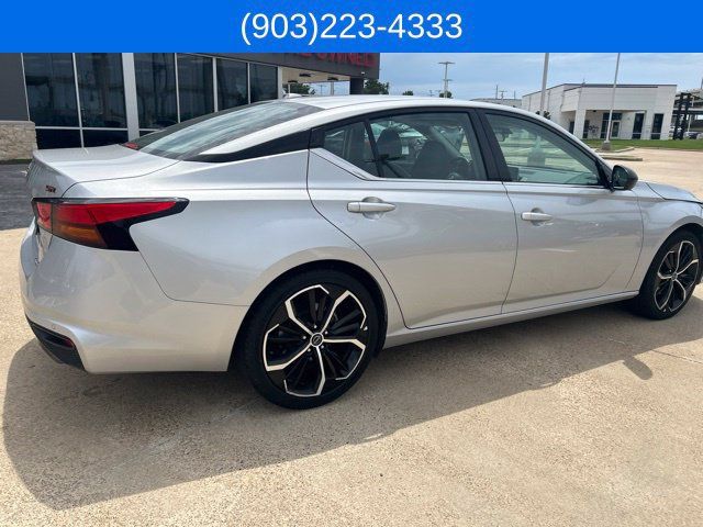 Used 2024 Nissan Altima 2.5 SR FWD image 13