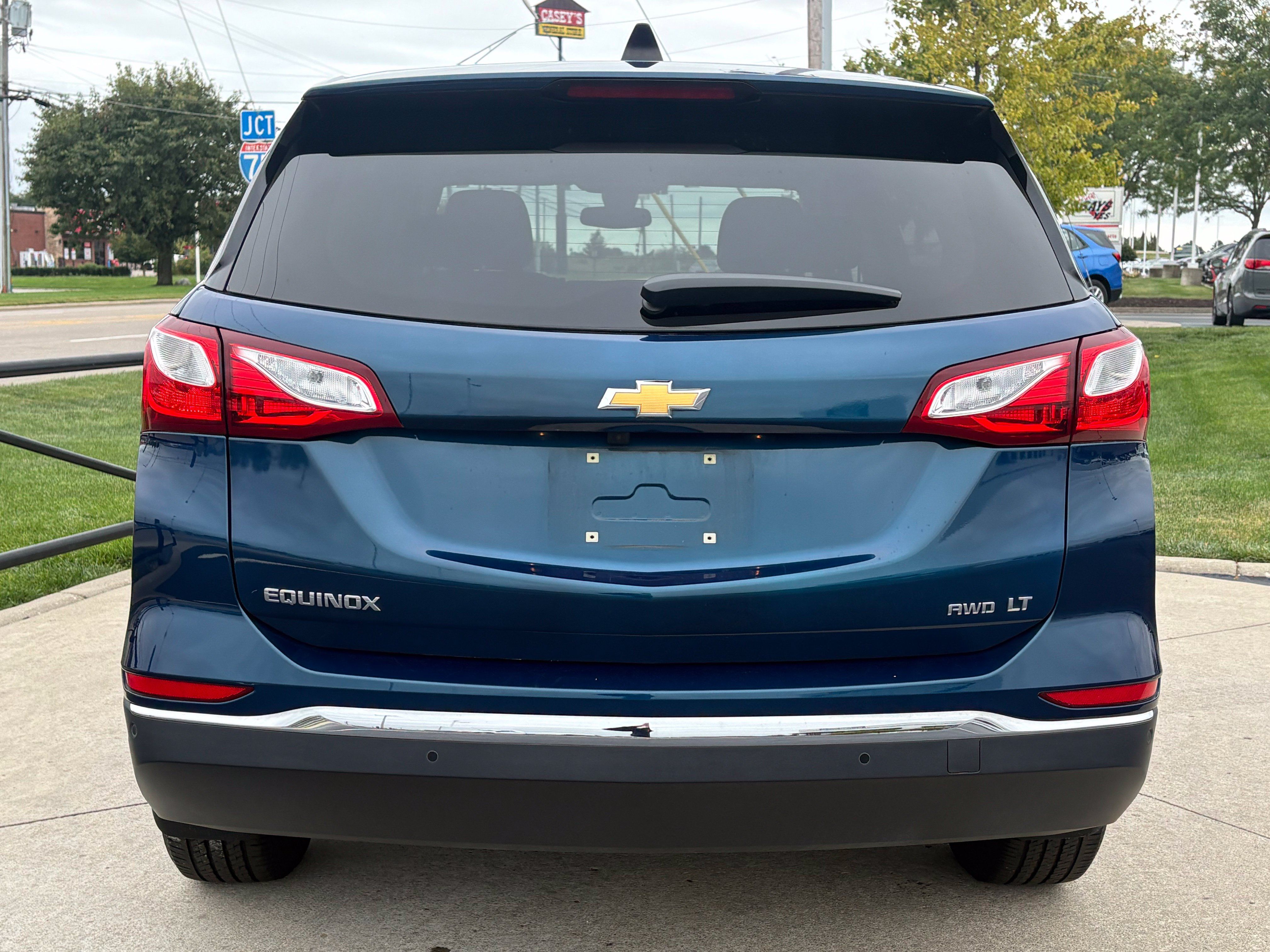 Used 2020 Chevrolet Equinox LT w/ Driver Convenience Package AWD/4WD image 6