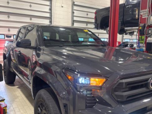 Certified 2025 Toyota Tacoma SR5 image 37