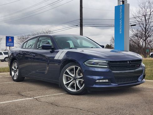 Used 2015 Dodge Charger R/T w/ Wheels & Tunes Group image 1