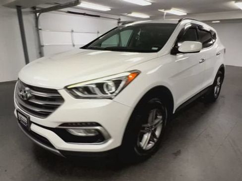 Used 2017 Hyundai Santa Fe Sport FWD image 4