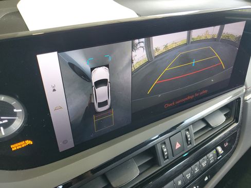 Used 2023 Lexus ES 350 F Sport w/ Accessory Package (Z2) FWD image 27