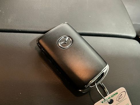 Used 2023 MAZDA CX-9 Touring image 13