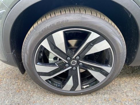 New 2026 Volvo XC40 B5 Plus w/ Climate Package AWD/4WD image 9