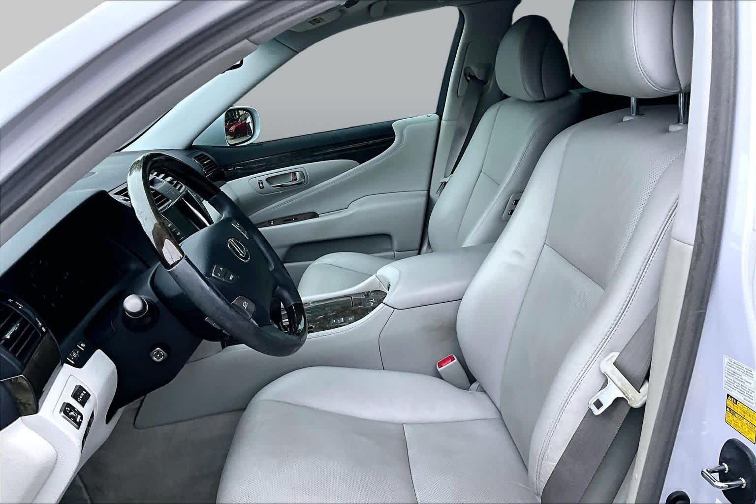 Used 2008 Lexus LS 460 RWD image 7