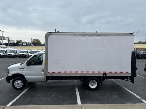 Used 2018 Ford E-350 and Econoline 350 Super Duty w/ Power Windows & Locks Group RWD image 6