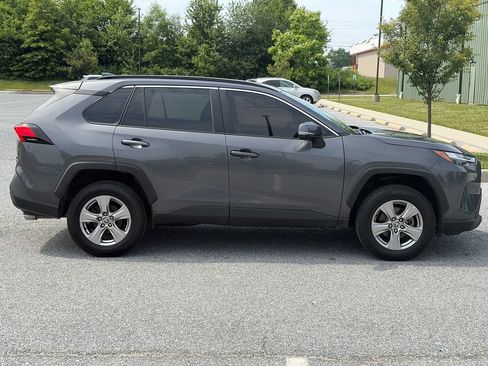 Used 2022 Toyota RAV4 XLE AWD/4WD image 8