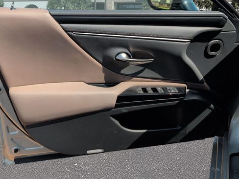 Used 2022 Lexus ES 350 w/ Accessory Package 2 FWD image 8