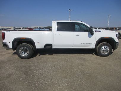 New 2026 GMC Sierra 3500 SLE w/ SLE Value Package