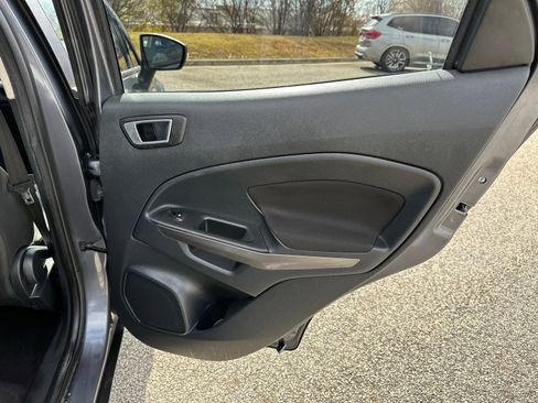 Used 2019 Ford EcoSport SE w/ SE Convenience Package image 16