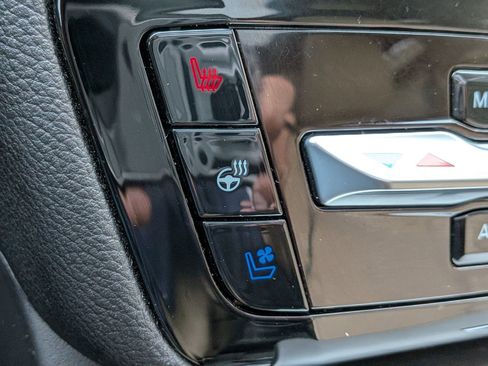 Certified 2023 Ford Explorer Limited w/ Equipment Group 301A image 28