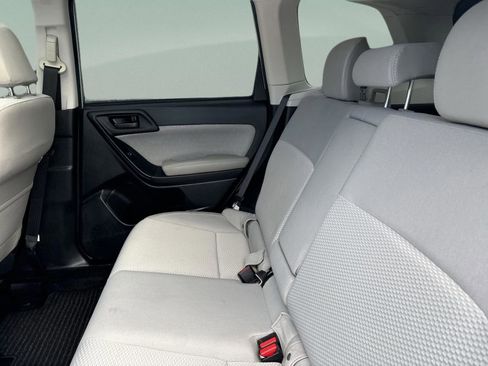 Used 2017 Subaru Forester 2.5i Premium image 16