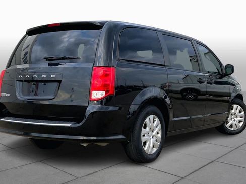 Used 2020 Dodge Grand Caravan SE w/ UConnect Hands-Free Group image 13