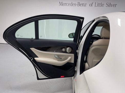 Used 2022 Mercedes-Benz E 350 4MATIC Sedan image 23