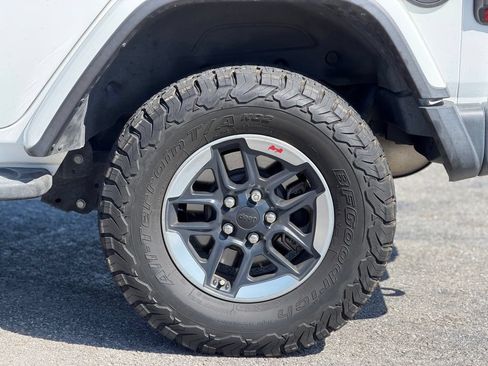 Used 2019 Jeep Wrangler Unlimited Rubicon AWD/4WD image 3