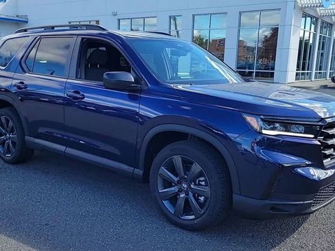 New 2025 Honda Pilot Sport image 2