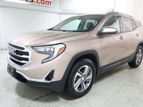 Used 2018 GMC Terrain SLT image 2