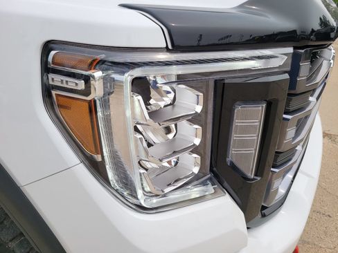 Used 2022 GMC Sierra 2500 AT4 AWD/4WD image 4