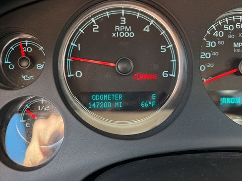 Used 2012 Chevrolet Suburban LT w/ Luxury Package image 11