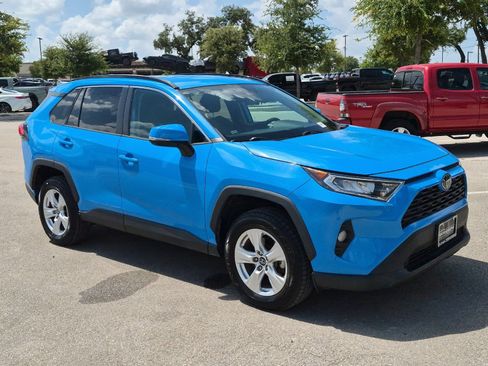 Used 2021 Toyota RAV4 XLE FWD image 7