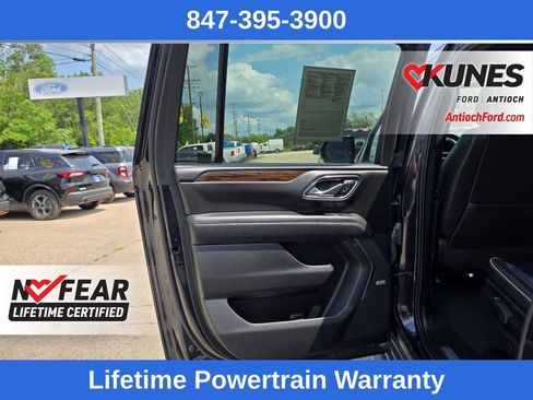 Used 2024 Chevrolet Suburban Premier AWD/4WD image 19
